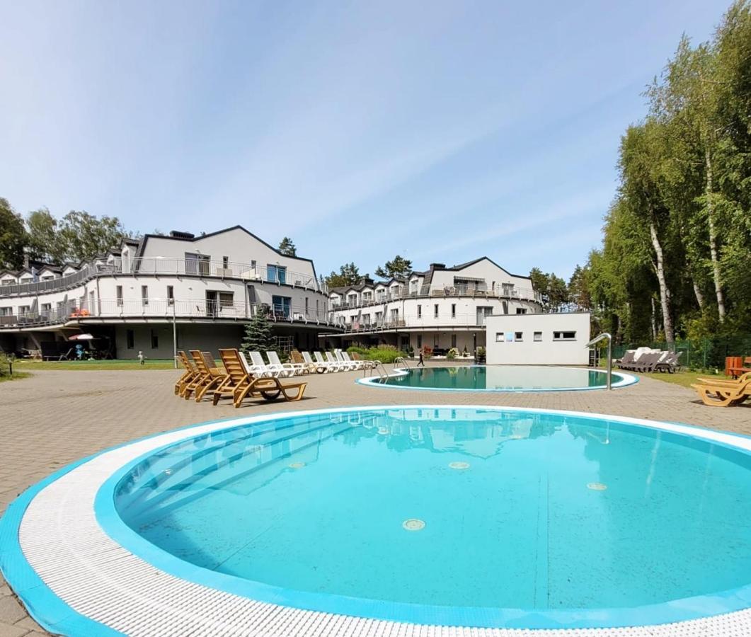 Pine Point Apartament With Terrace, Shared Pool, Tennis Court Поберово Экстерьер фото